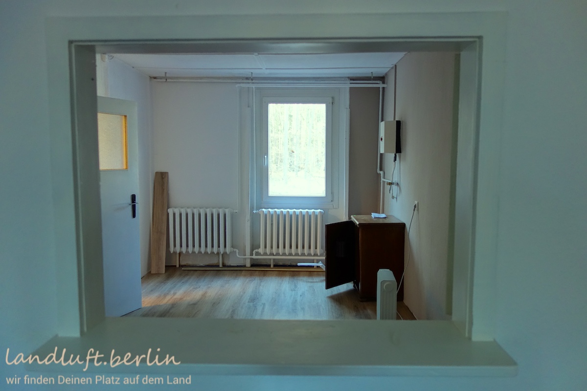 Durchreiche zur Küche Wohnung B • landluft.berlin Durchreiche zur Küche Wohnung B • landluft.berlin