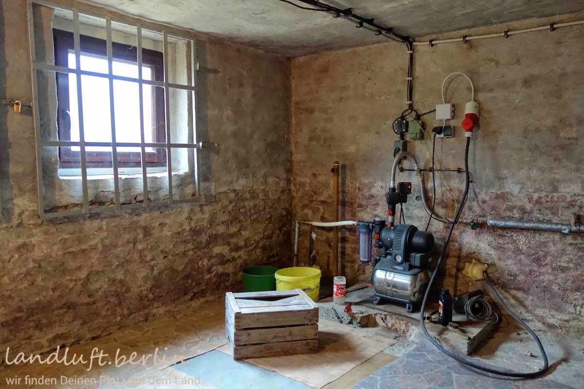 Keller mit Pumpe • landluft.berlin