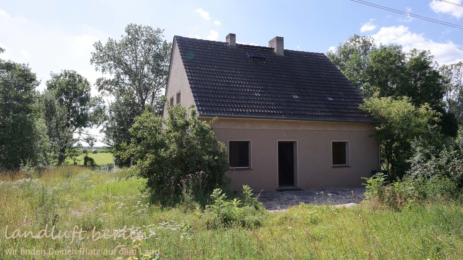 Siedlerhaus in der Uckermark von Osten • landluft.berlin