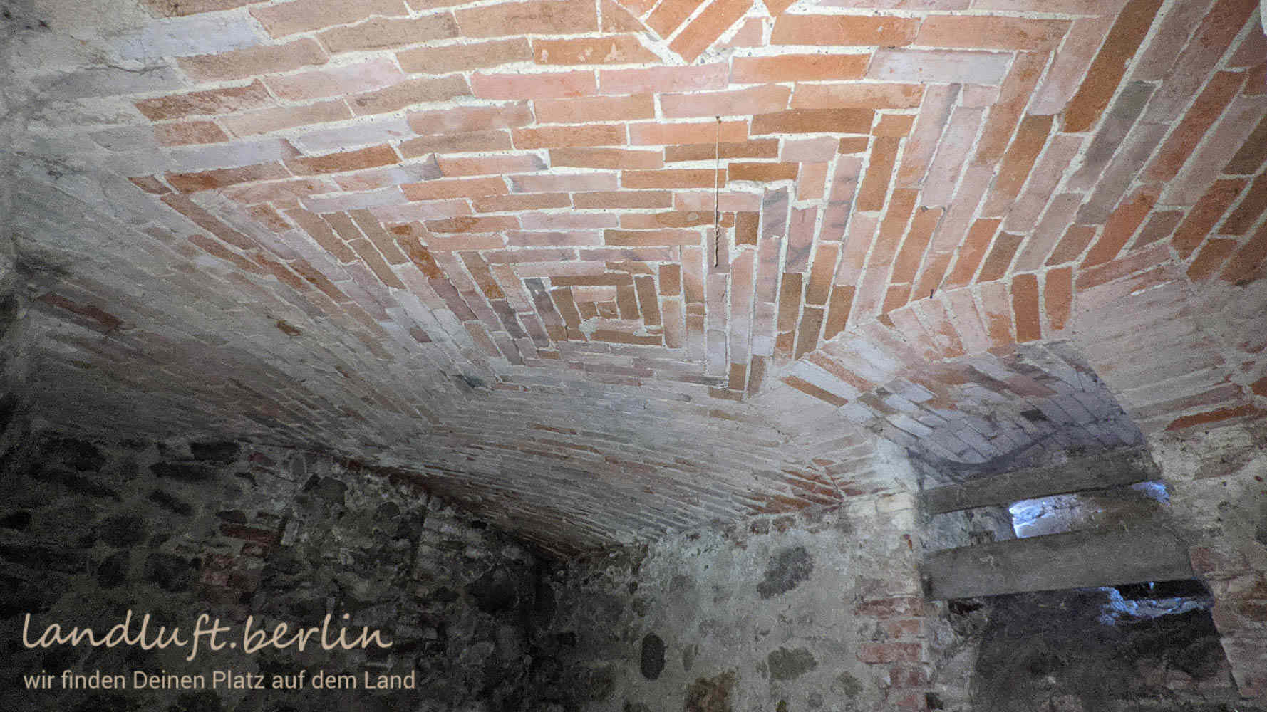 gemauertes Kellergewölbe • landluft.berlin