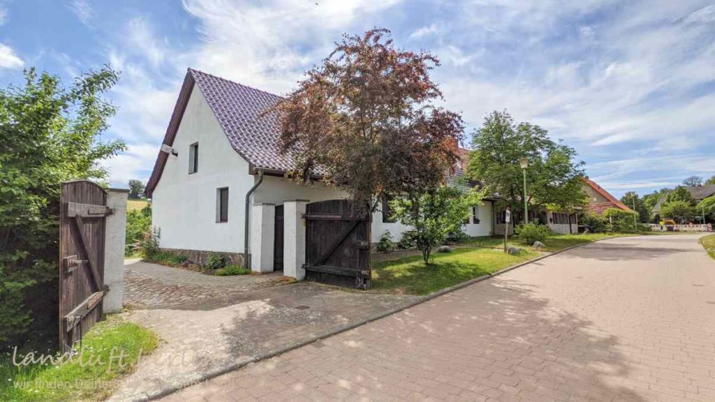 Altes Haus mit sehr schönem Grundstück in Groß Fredenwalde zu verkaufen