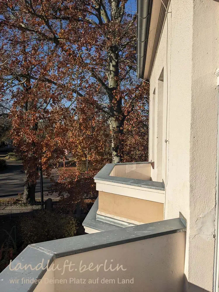 Balkone im OG, Blick zur Straße