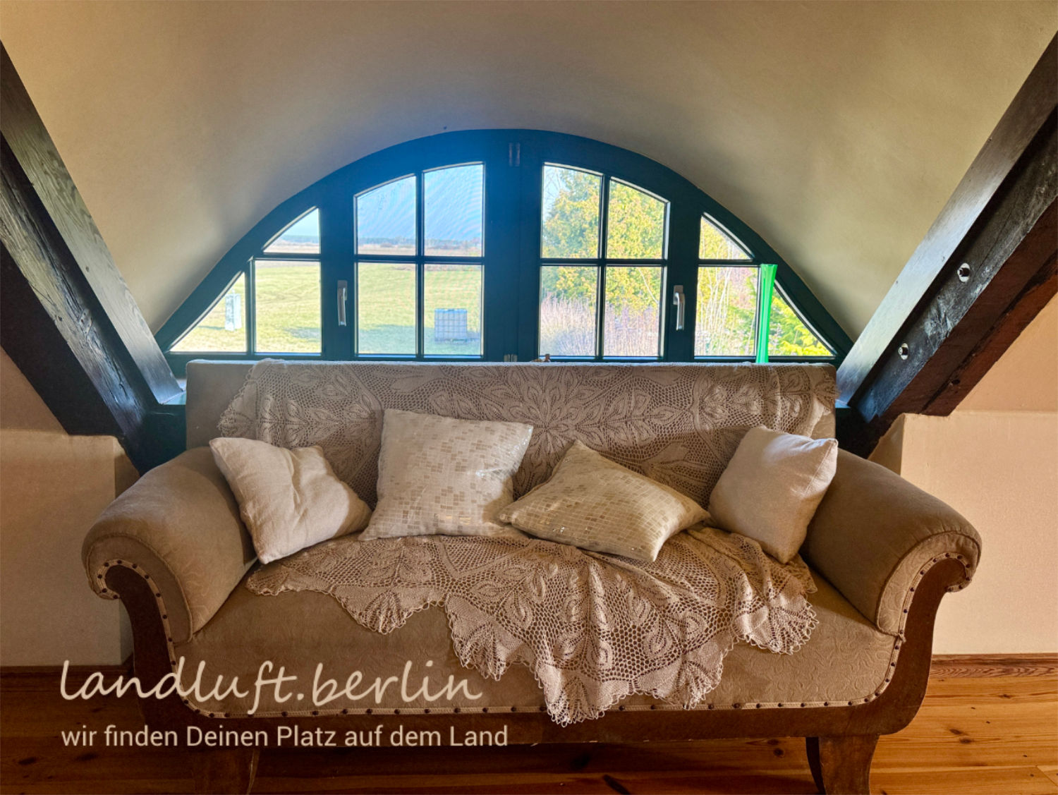 Feldblick aus der nordöstlichen Fledermausgaube