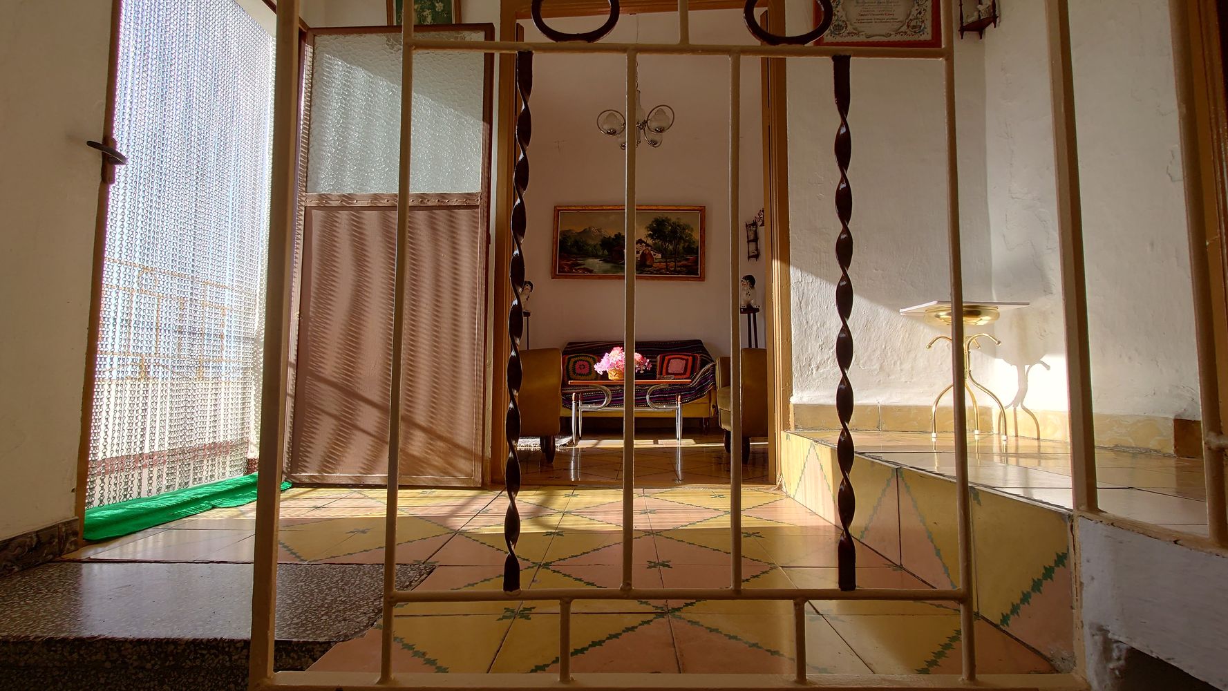 Flur vom Treppenaufgang aus