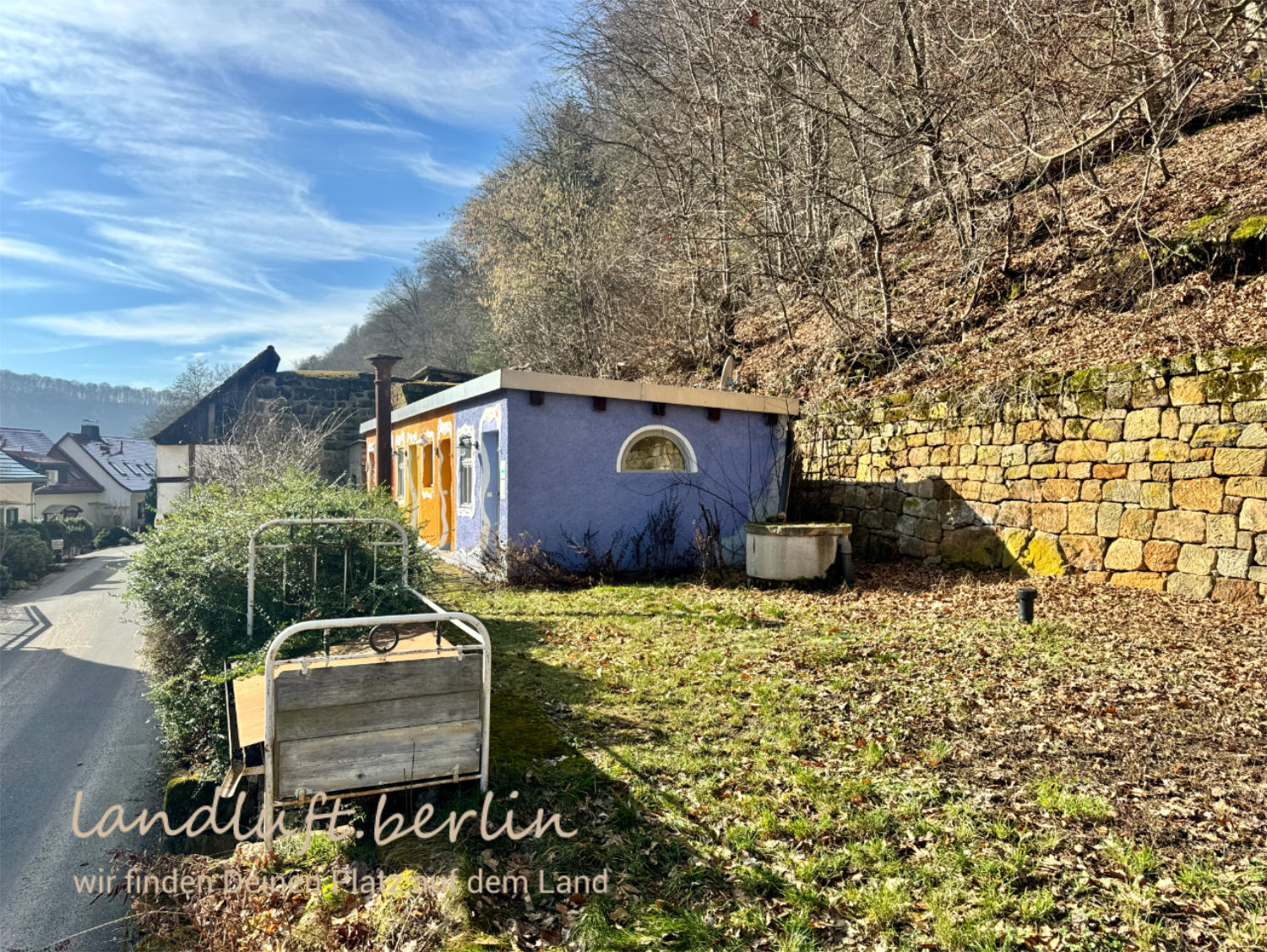 Gebäude mit drei Doppelzimmern, Blick von Osten