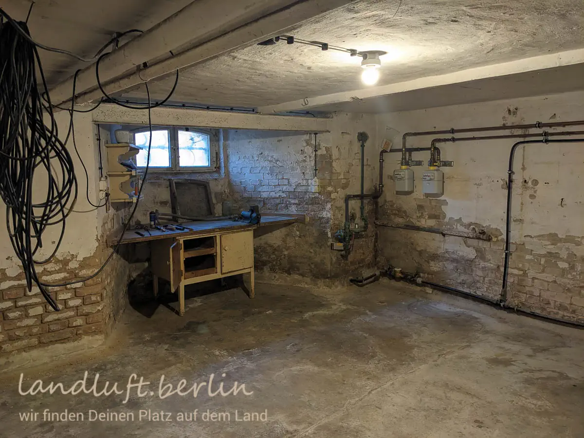 Hausanschlüsse im Keller