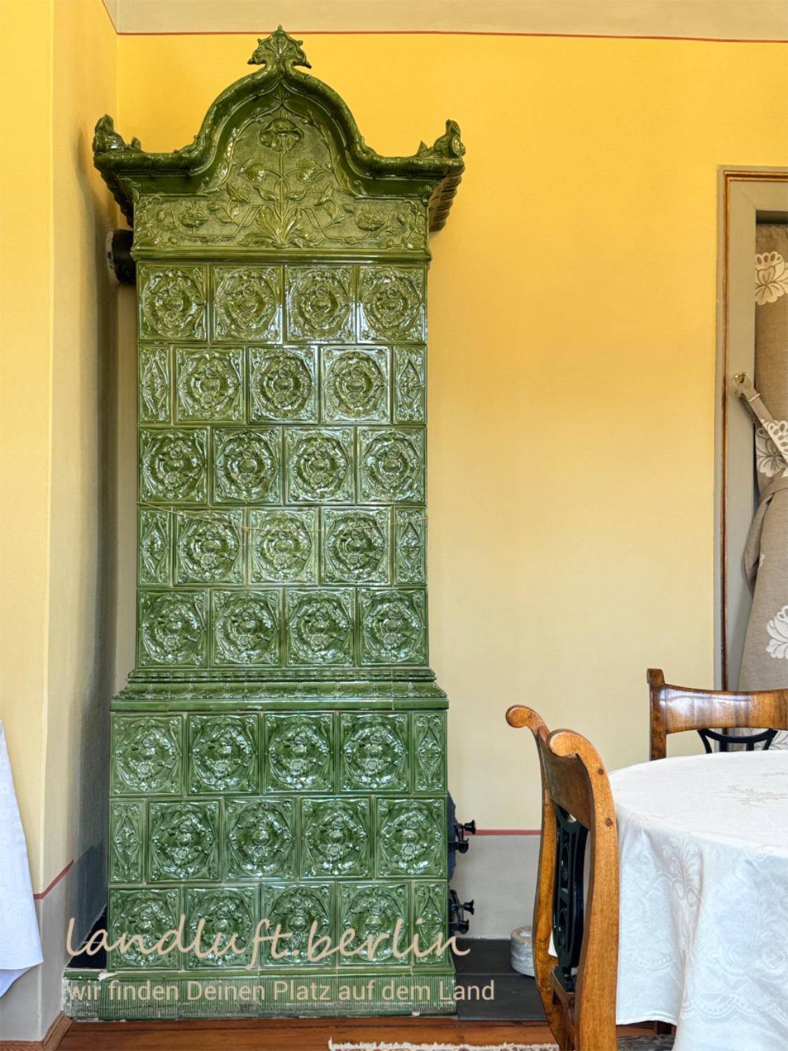 Historischer Kachelofen