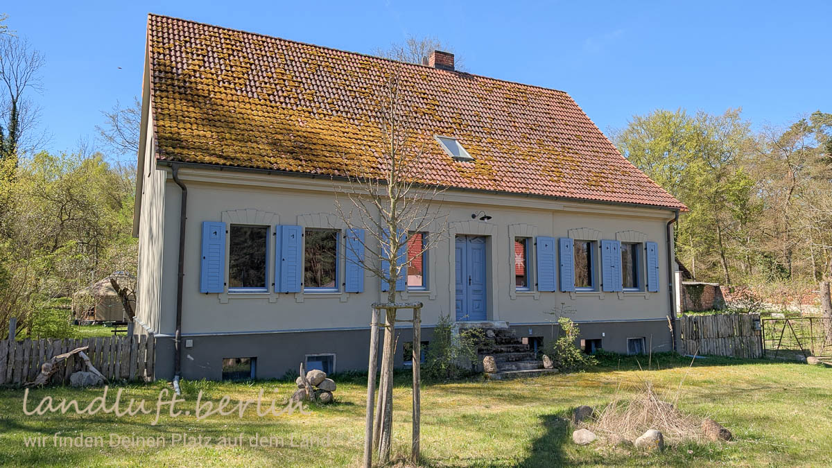 Straßenfassade nach Nordosten