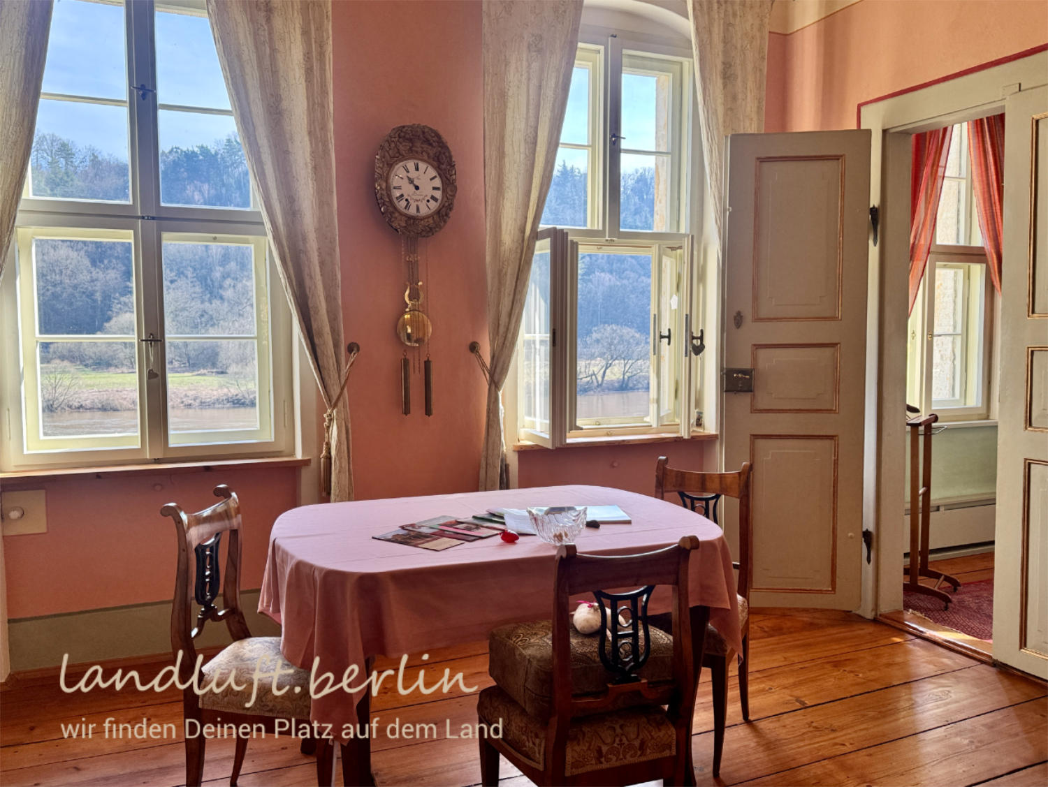 Zimmer im 1. OG, Blick auf die Elbe