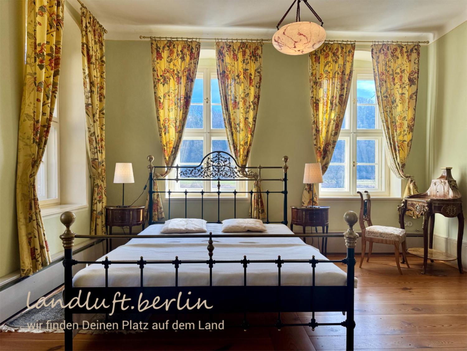 Zimmer im Erdgeschoss mit reichem Elbblick