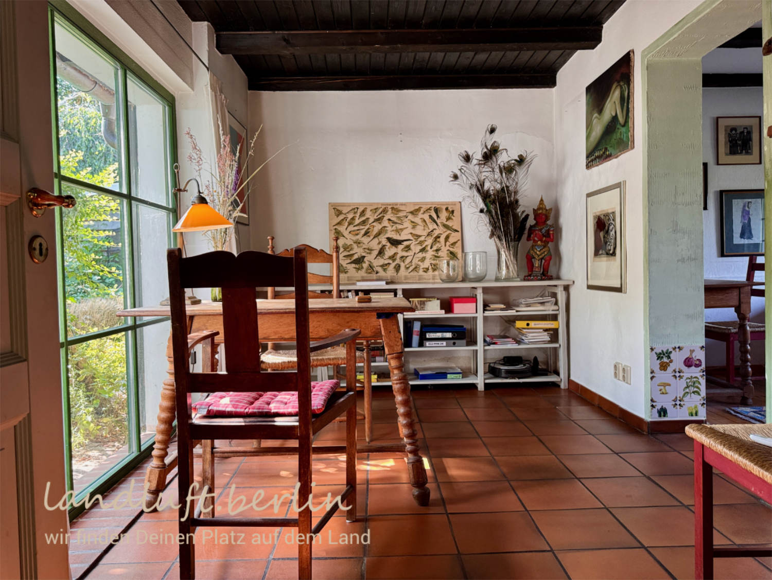 Zimmer im Wohnhaus, großes Fenster zur Hofseite